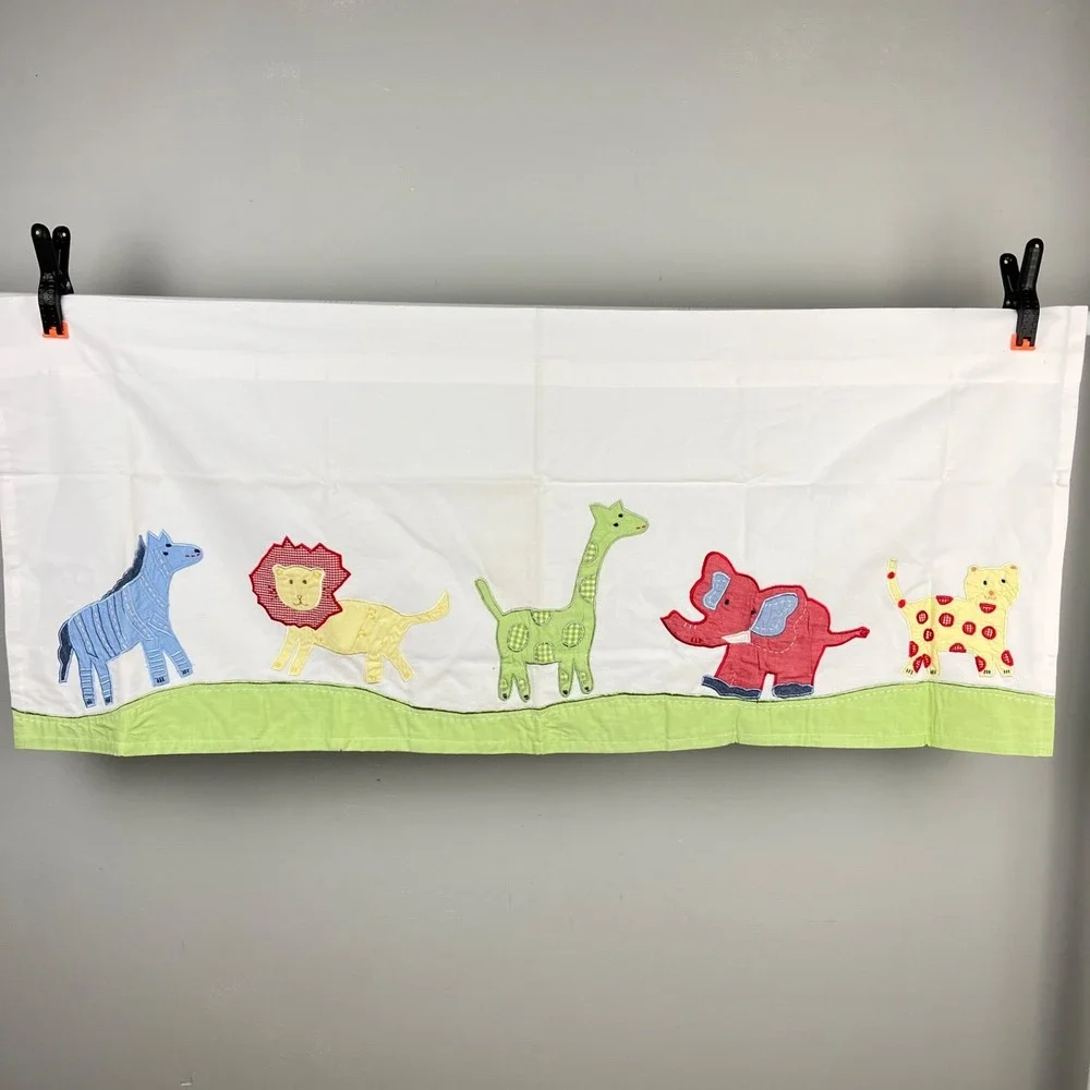 Pottery Barn Kids Safari Animal Crib/Toddler Quilt‎ & 2 Window Valances